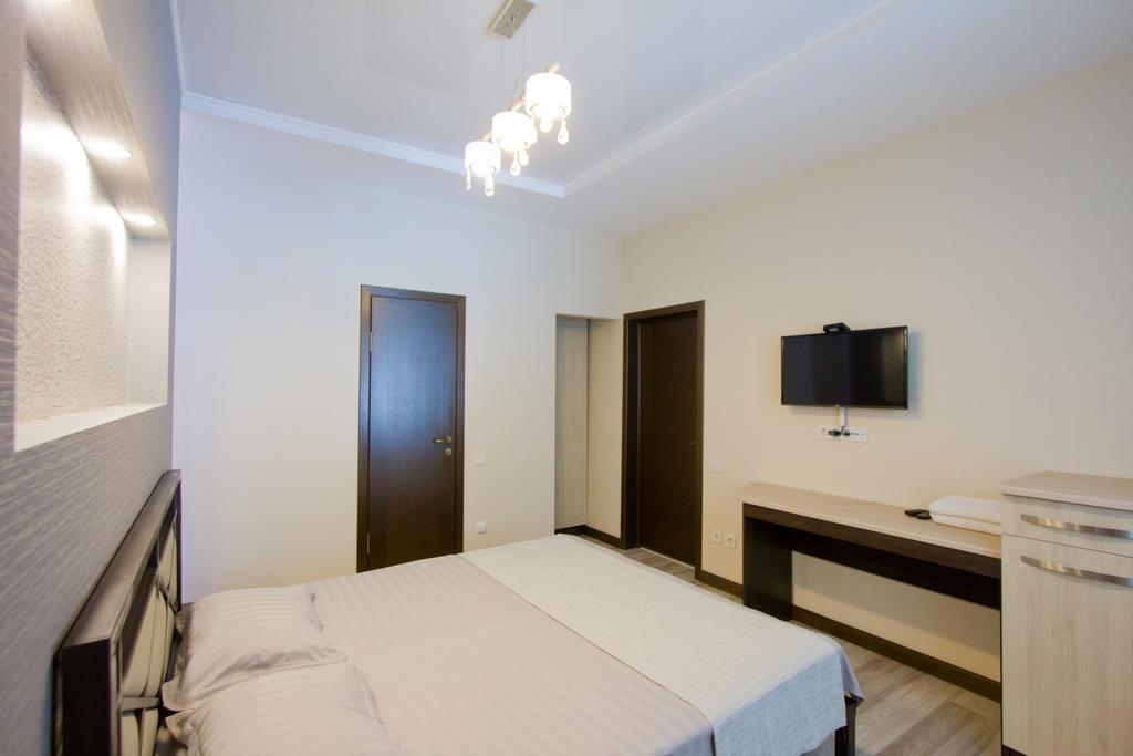 Center Hotel Bishkek Exterior photo